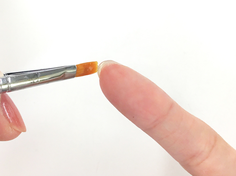 ジェルを爪裏まで塗っちゃうのもアリです