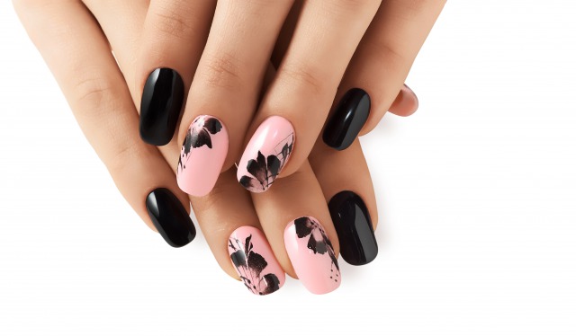 ジェルネイルのフラワー柄デザイン例