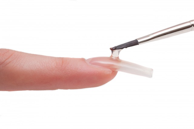 ジェルネイルをブラシで塗るコツ