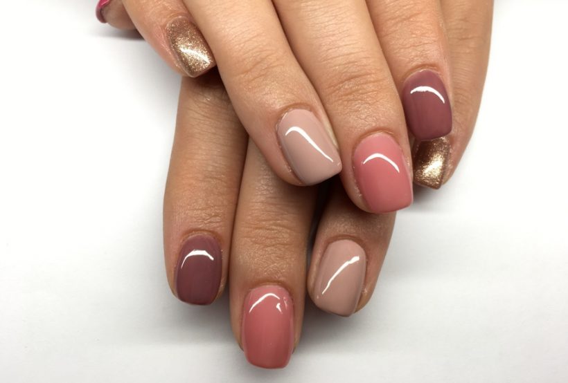 くすみ系ピンクネイル