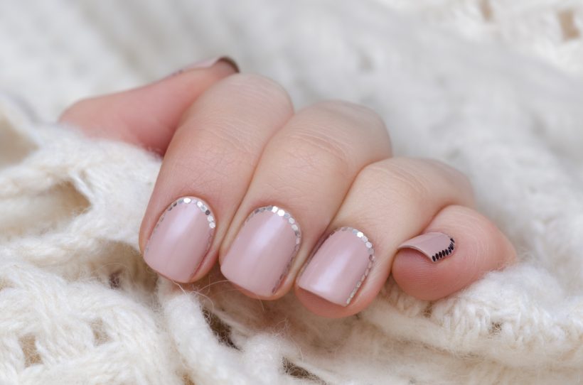 ピンクベージュのワンカラーネイル