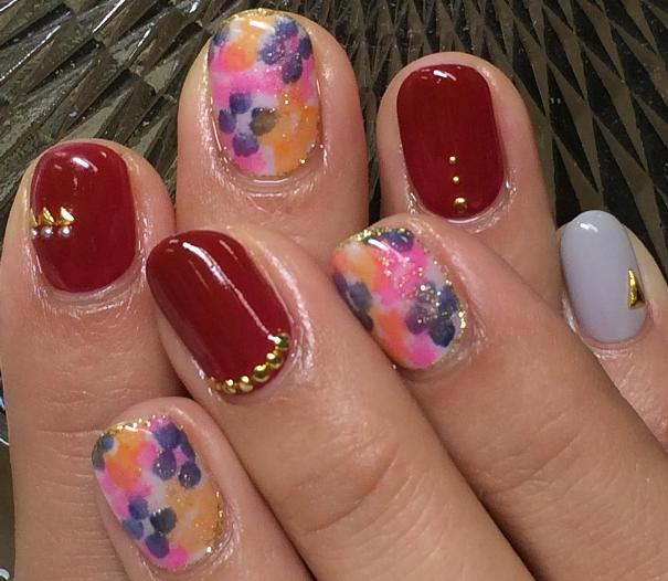 レッドとピンク系カラーネイルアート