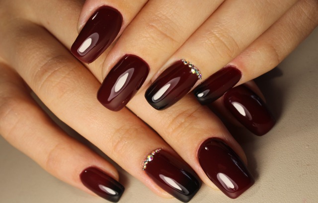 ボルドー系ネイルデザイン