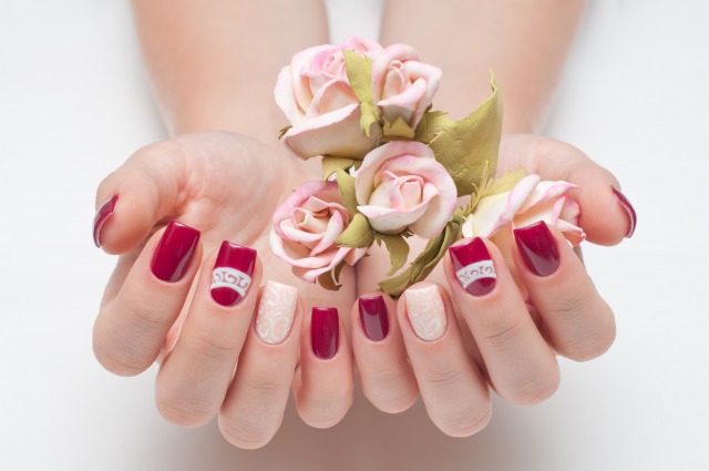 レッド系ネイルデザイン