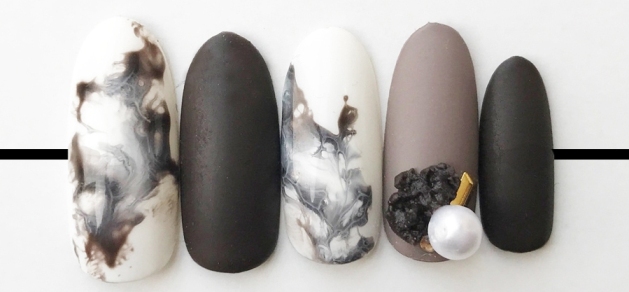 マーブル系マットネイル