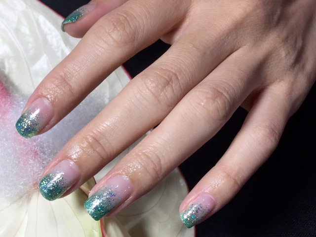ラメ系グラデーションネイル