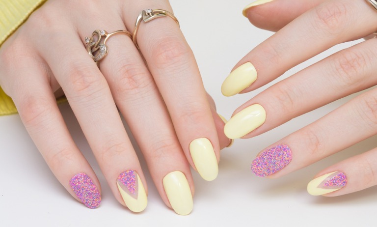 ラメと単色のバランスデザイン