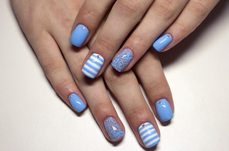 ストライプのネイルデザイン2