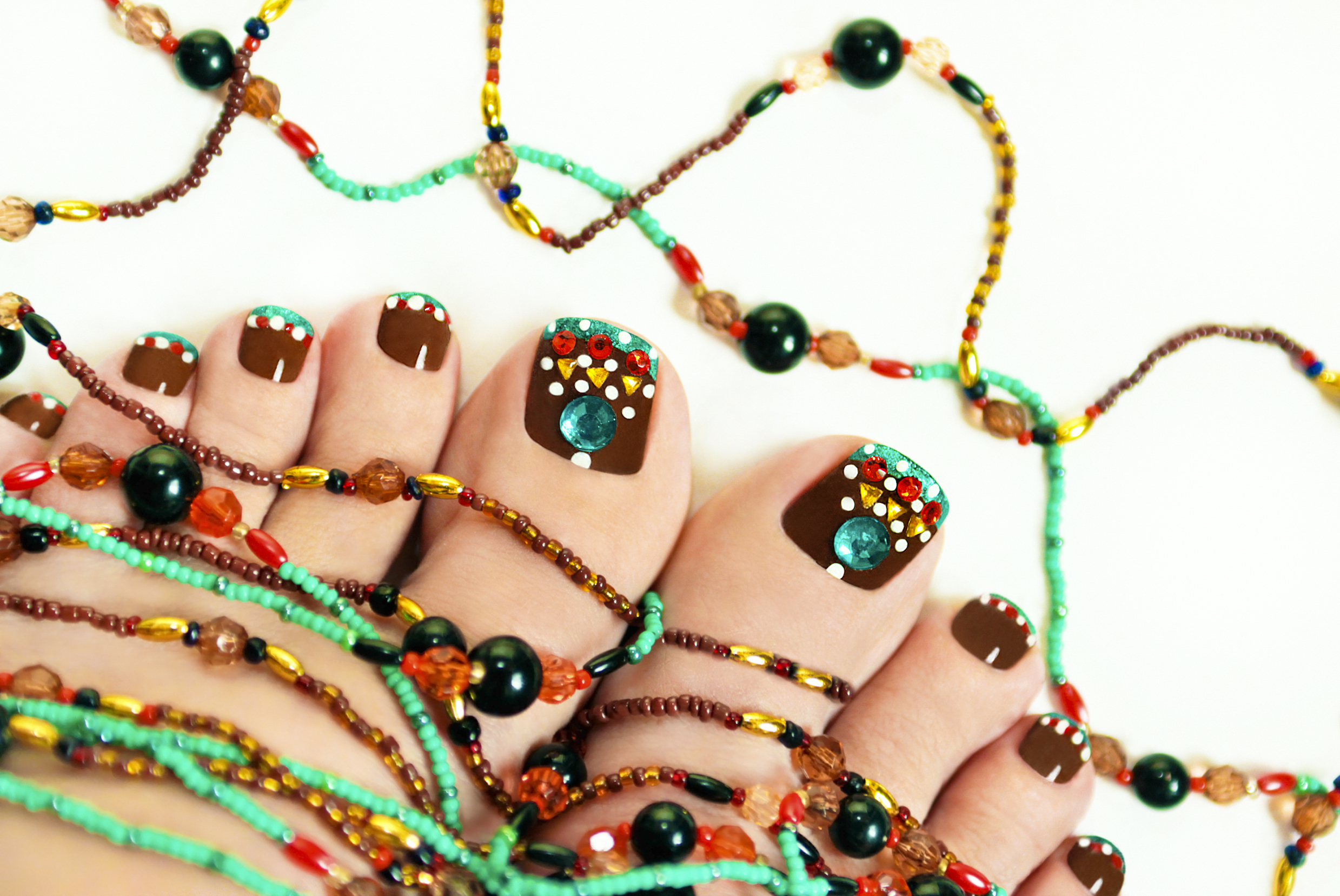 トライバル系ペディキュア