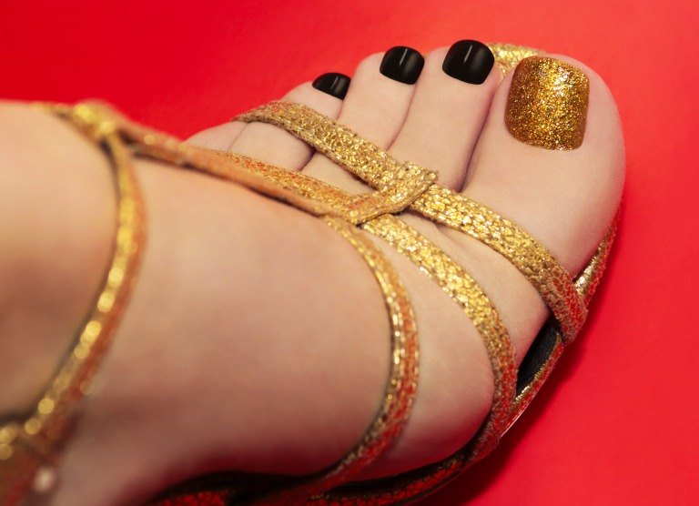 ゴールド系ペディキュア