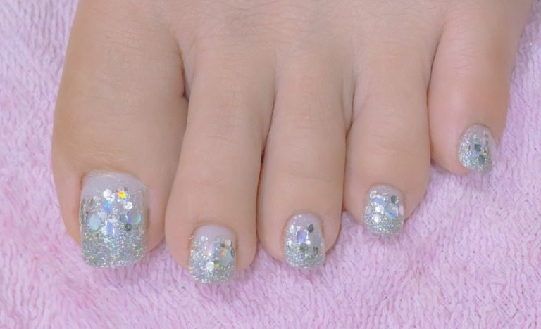 ラメ系ペディキュア