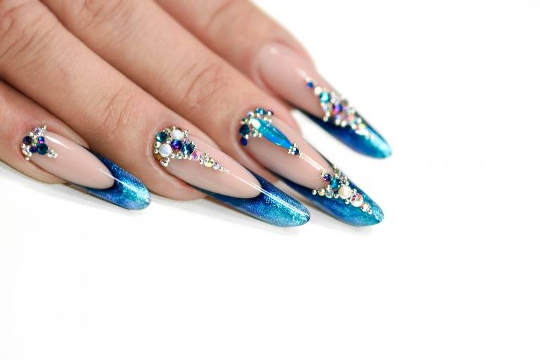 スカルプチュアネイルとジェルネイルの違いって？セルフで