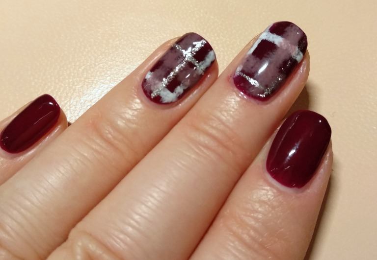 ボルドーチェック柄ネイル2