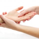 手のマッサージ