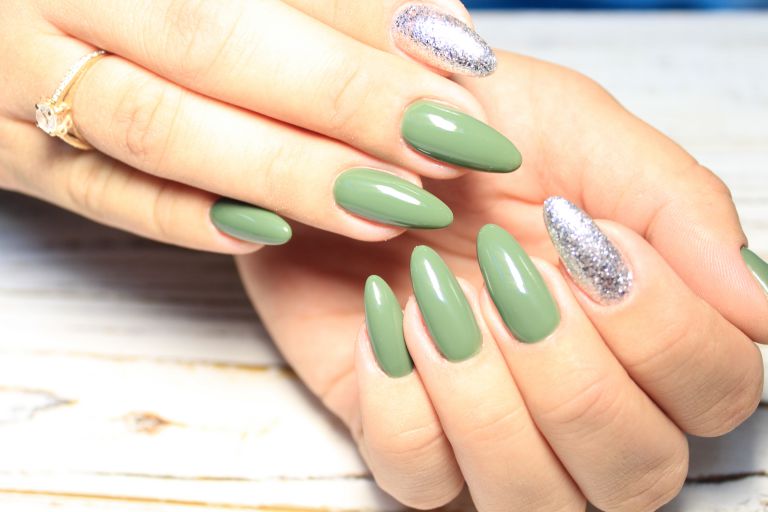 メタリックネイル 