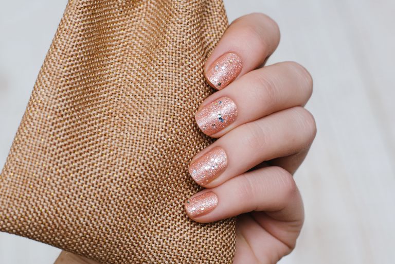 イエローベースのネイルカラー