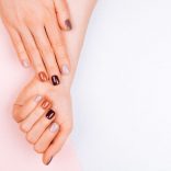 イエローベースのネイルカラー