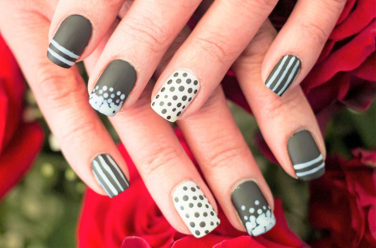 ドット柄ネイル