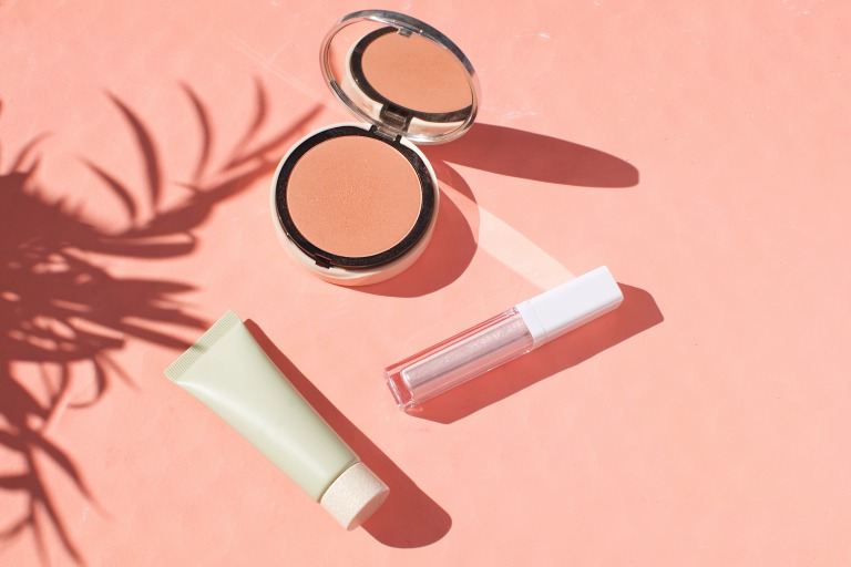 メイクアイテム