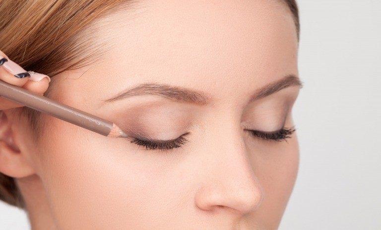 アイライナーの使い方 