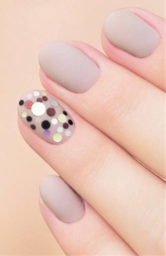 ベージュネイル 