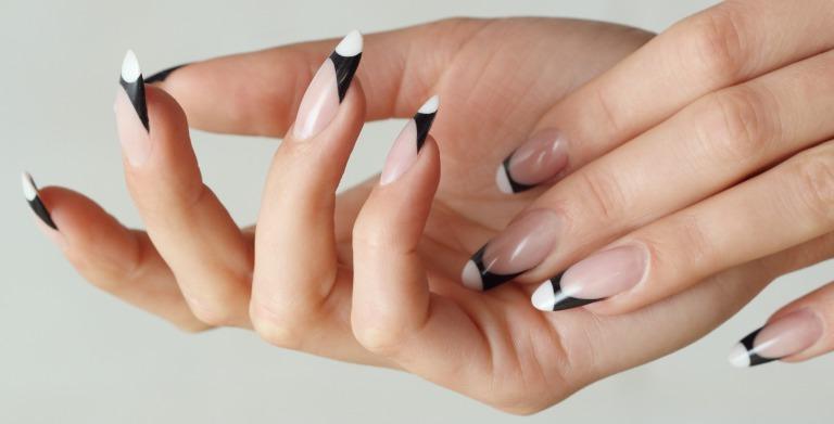 ベージュネイル 