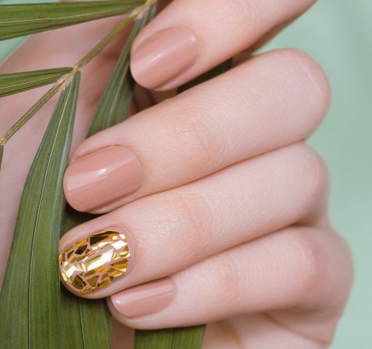 ベージュネイル 