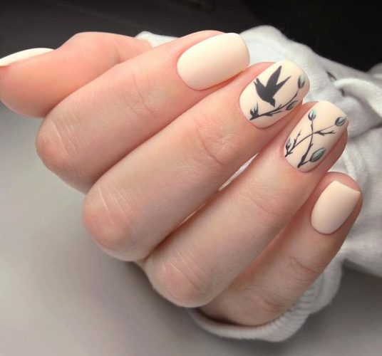 ベージュネイル 