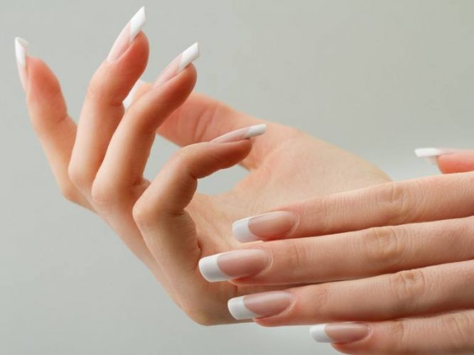 ベージュネイル 