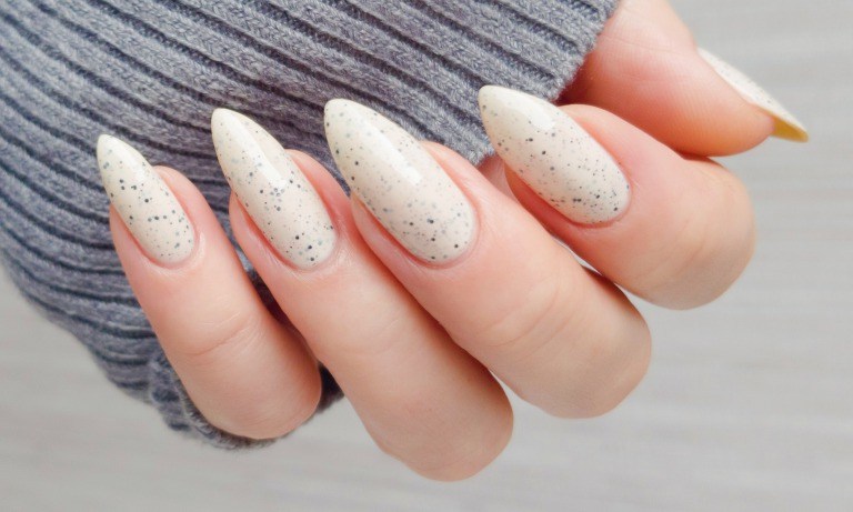 ベージュネイル 