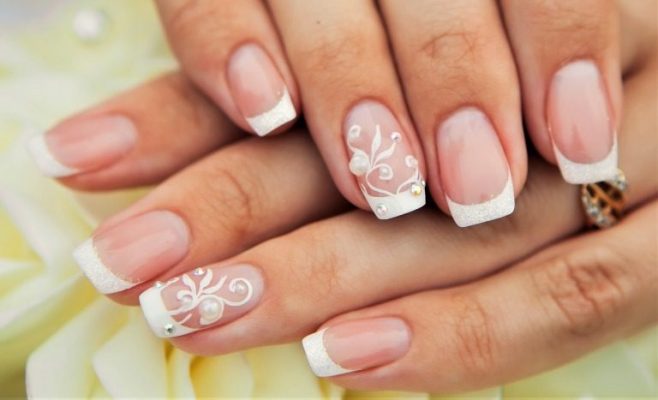 変形フレンチネイル