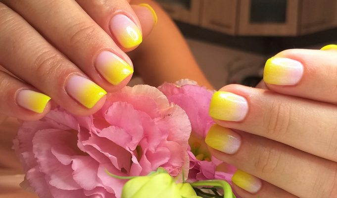 変形フレンチネイル