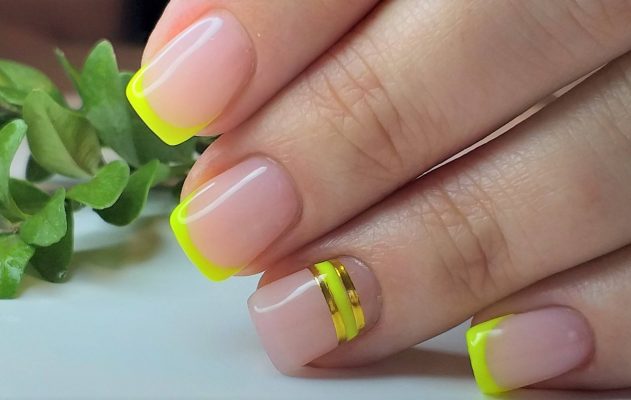 変形フレンチネイル