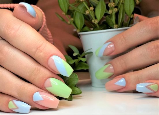 変形フレンチネイル