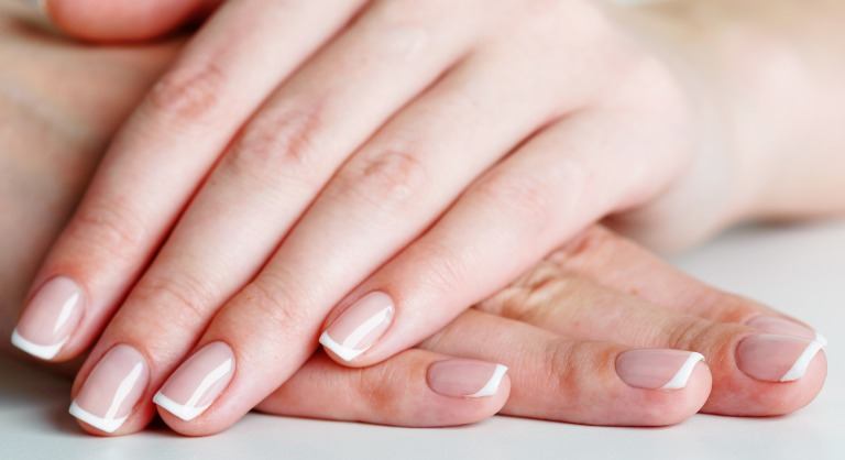 ネイルベッドを伸ばす方法 