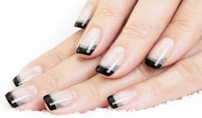 変形フレンチネイル