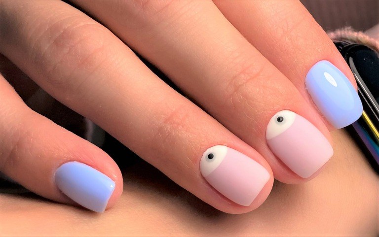 逆フレンチネイルデザイン