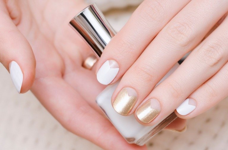 逆フレンチネイルデザイン