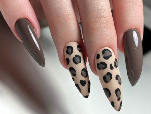 ブラウンネイルデザイン