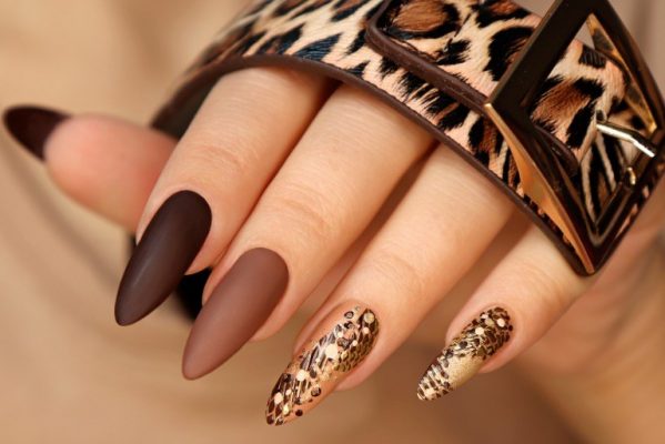 ブラウンネイルデザイン