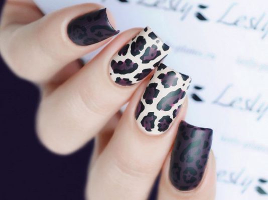 アニマル柄ネイルデザイン