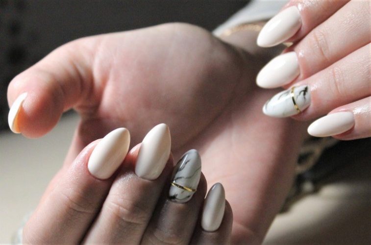 マーブルネイルデザイン