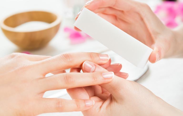 爪の縦線ケアにおすすめの対策