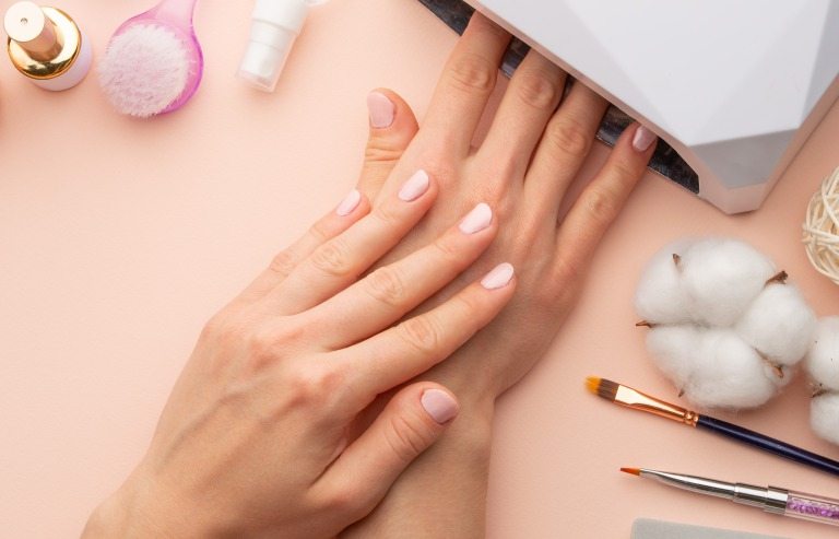 ジェルネイルの筆が固まる原因と対策 