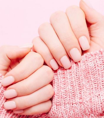 淡色ネイル