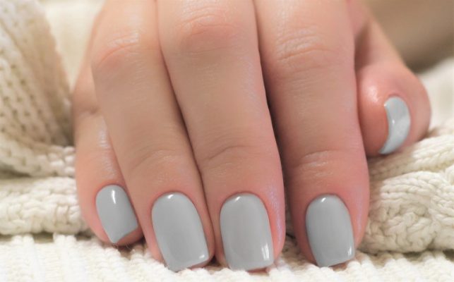 淡色ネイル