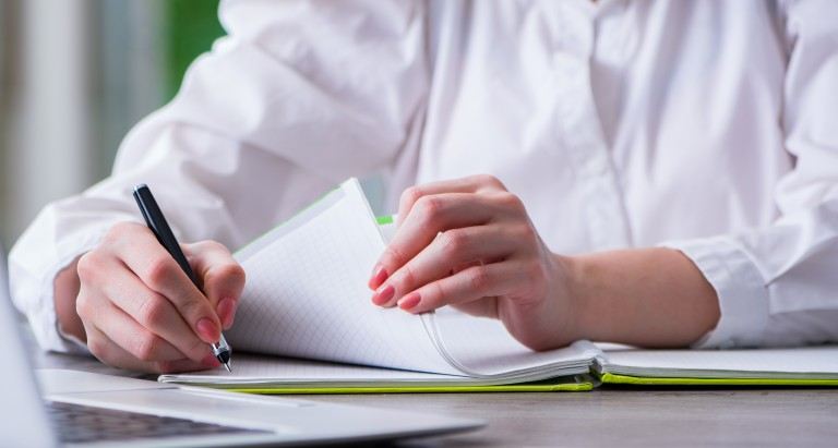 大人上品ネイルデザイン