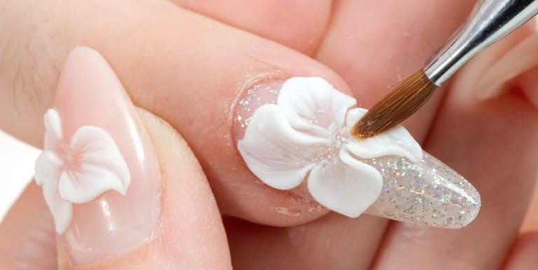 ホワイトネイルデザイン