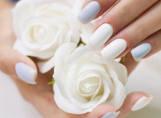 ホワイトネイルデザイン