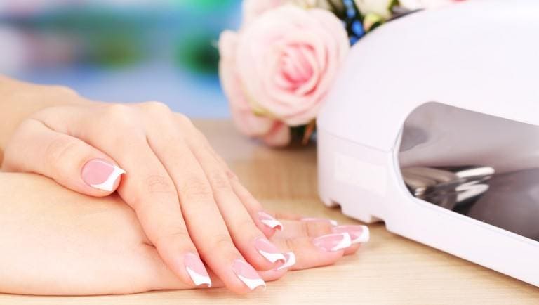 ジェルネイルってなに？種類とメリット・デメリットを知ってセルフでも楽しもう！